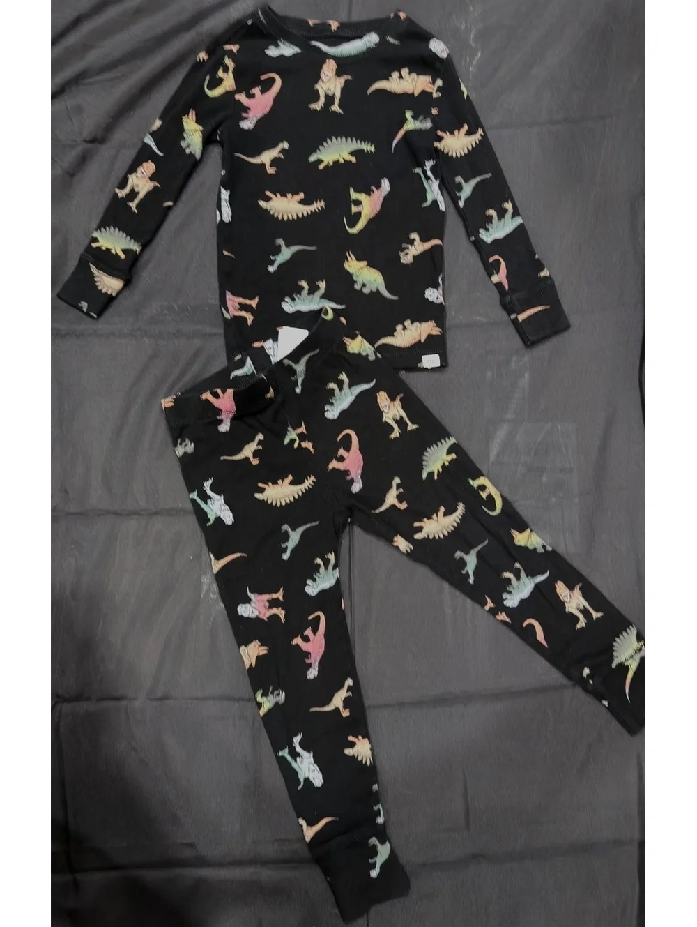 Gap kids organic cotton Dinosaur Pajamas Size 6